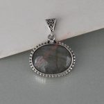 Privezak labradorit patiniran - 1273